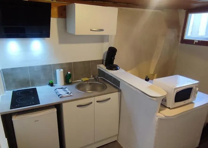 Hypercentre A 2 Pas De La Gare. N°3 *